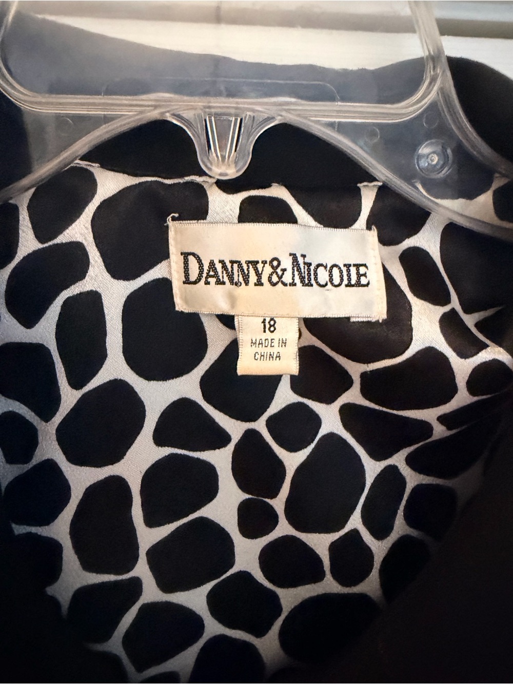 Ladies Size 18 "Danny & Nicole" Black Button-Front Women's Blazer GUC - Picture 2 of 7
